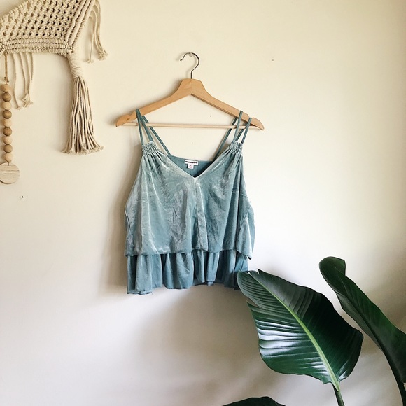 Xhilaration Tops - Xhilaration sz M ✨